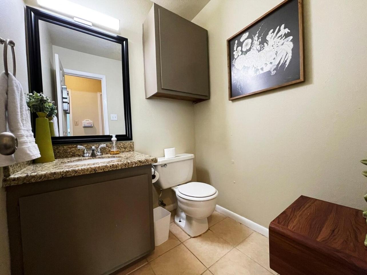 Cool & Comfy Condo! Family Friendly! College Station Esterno foto